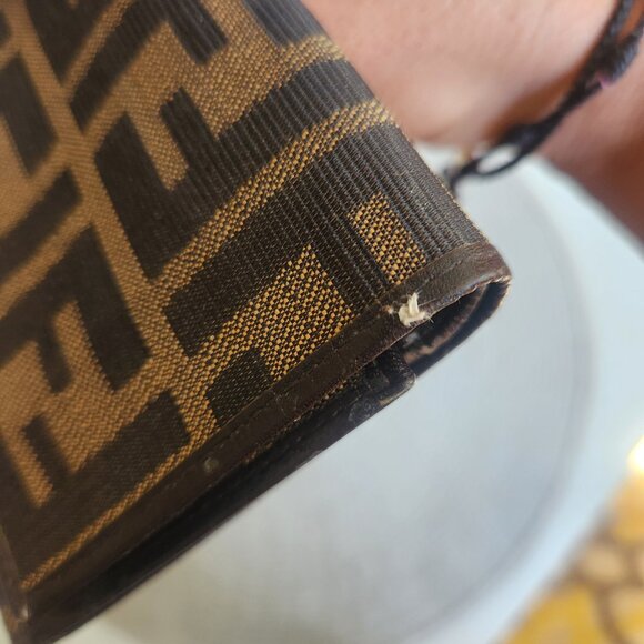 Classic Brown Fendi Large Wallet - Picture 6 of 7